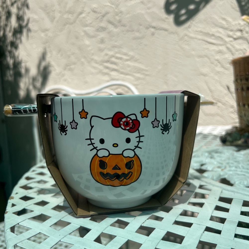 Hello kitty Halloween ramen bowl with chopsticks!